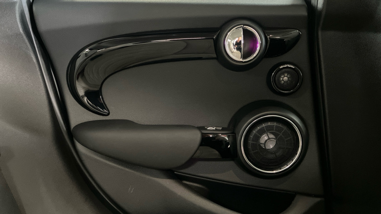 MINI Hatchback 2.0 Cooper S Exclusive II 5dr Auto [Comfort/Nav] Petrol Hatchback